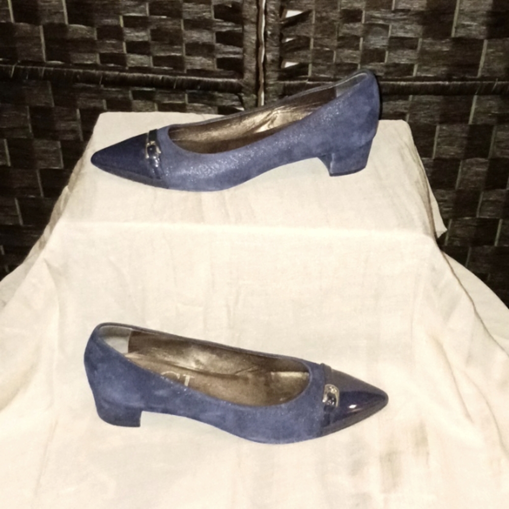 Attilio Giusti Leombruni dark blue size 40 EUC